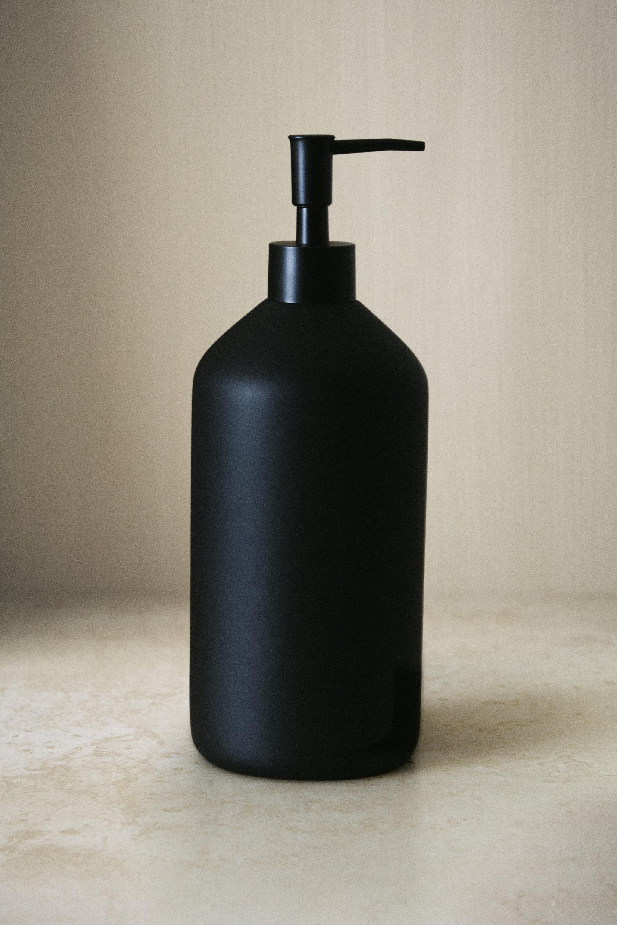 BLACK RESIN SOAP DISPENSER